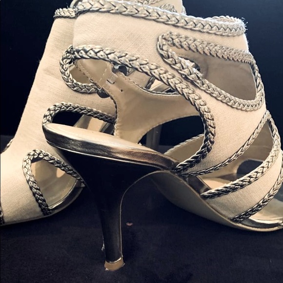 Light Gold and Linen Tahari, Open toe ankle wrap , size 9.5, 3 inch heel - Picture 2 of 4